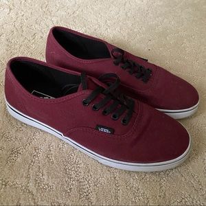 Maroon low top Vans skate shoe